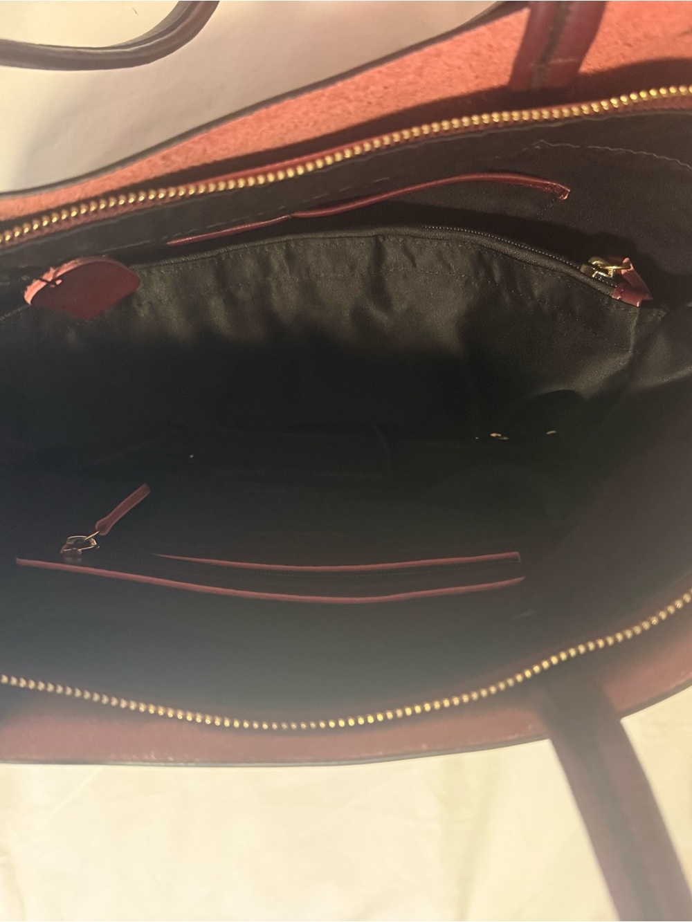 Women’s Leather Tote Bag in Deep Burgundy - Picture 4 of 8